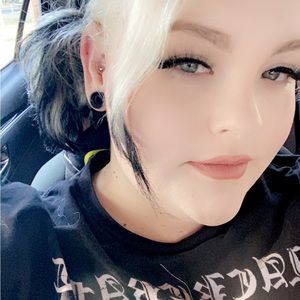 Meet your Posher, Izzy